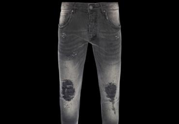 Washed skinny fit jean with rips at knees. Black regular - 1 4 6 4 1 Black long - 1 2 2 2 1 - MJN RALLY