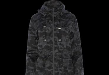 Hooded camo printed mac with detachable hood. - LJK OXFORD