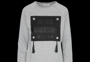 Sweatshirt with patch on the front - LSS 272TASS